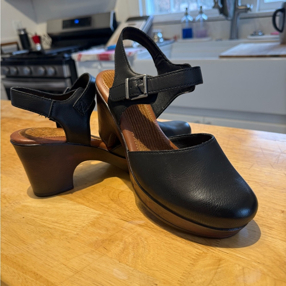 BOC by Born Natasha Womens Round Closed Toe Clogs size:9